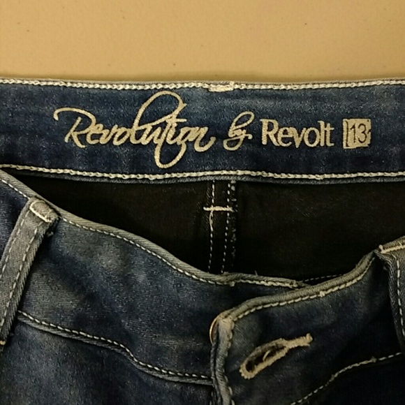 CAPRIS - Picture 3 of 3